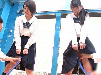 ☆マジックミラー号☆カワイイJKたちのアソコを洗浄!!★★ひなた澪（ひなたみお）・白井ゆずか（しらいゆずか）／素人★★1の画像
