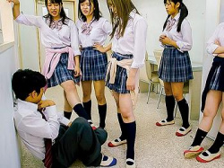 【JK×3Pレイプ】俺をイジメた女を保健室で3Pハメ倒しッ!問答無用でイラマ鬼ピストン口内射精&中だし制裁ッ!の画像