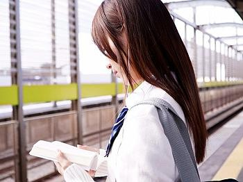 【JK】物陰に連れ込まれ辱めを受ける！制服をはだけ乱暴に下半身をいじられ肉棒を口にねじ込まれ…強制挿入まで秒読みｗの画像