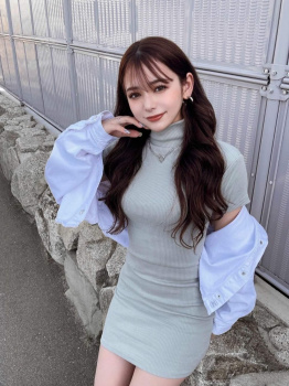 【素人画像】服の上からでもわかる巨乳を揉みしだきたくなるカワイイ子♡の画像