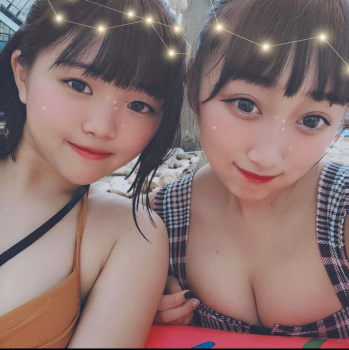 【画像】友達と水着で写真撮ってＳＮＳにアップする女さんたちの画像