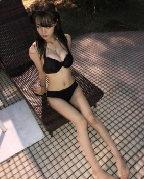 【画像】こんな美女達と水着デートしたい人生だったよな・・・の画像