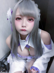 【画像】自分のエロさを存分に生かしたこんな女の子のコスプレでハメハメしたいｗｗの画像