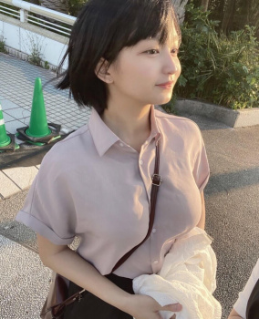 【画像】パイスラしてるロリ巨乳な女の子がいたら凝視せずにいられんぞの画像