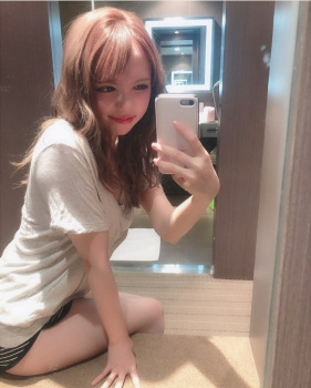 【画像】女の子の部屋着姿ってなんでこんなエチなの？の画像