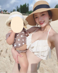 【画像】えろ美人な子連れママさん！！これで母乳出るとかまじで飲みたくなってくるんやがの画像