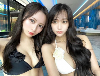 【画像】エロい子の友達はやっぱりエロいことがわかる水着写真の画像