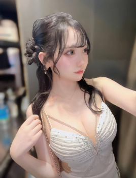 【画像】美人で巨乳でエロいキャバ嬢と呑んでやれないとか生殺しだろの画像
