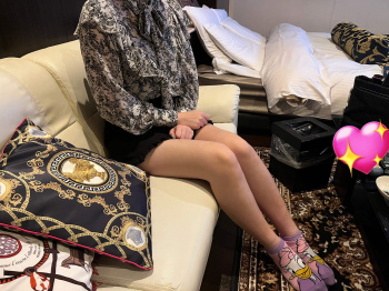 【P活女子画像】こんな若くてぴちぴちな女の子とお金払ってやる寸前写真の画像