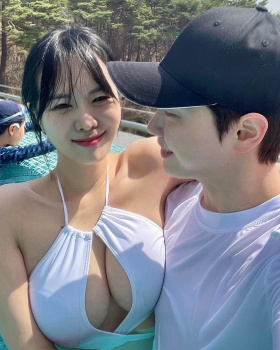 【画像】ゴリゴリに魔改造された爆乳チャイナ系美女たちと一発ハメたいンゴｗｗの画像