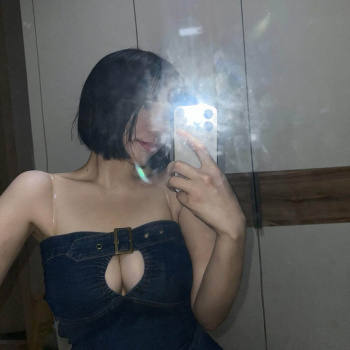 【画像】谷間見せつけ私服な女ってまじでちんぽイライラすんぞ（#^ω^）の画像