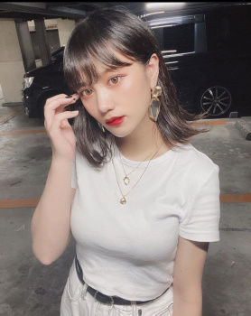 【画像】服を着ててもふっくらおっぱいが主張する格好ってシコいぜｗｗの画像