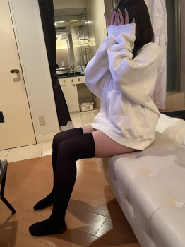 【P活女子画像】この後おぢのくっさいチ〇ポしゃぶるパパ活女子たちがこちらの画像