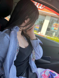 【画像】カワイイ子たちのこんな谷間を見ない男の方が逆に意識してるだろwwの画像