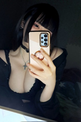 【画像】こんな感じの部屋着でお迎えしてくれたら最高な女の子の画像