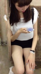 【画像】電車で女の子が綺麗な足出してた時のこの視点が最高！の画像