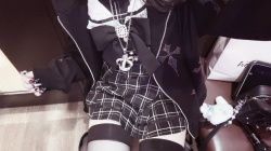 【画像】顔は映ってないけど雰囲気からしてカワイイ地雷系女子ちゃんたちの画像