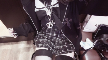 【画像】顔は映ってないけど雰囲気からしてカワイイ地雷系女子ちゃんたちの画像