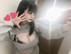 【画像】谷間見せればさらに人生イージーモードな巨乳女子の画像