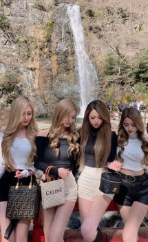 【画像】こういうパリピな白ギャルと仲良くなってみたいンゴｗｗの画像