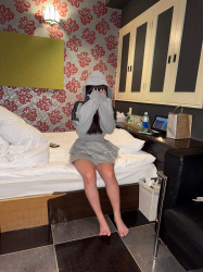 【P活女子画像】生々しさを醸し出すロリロリな目隠しパパ活女子ちゃんたち♡の画像