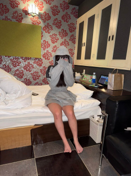 【P活女子画像】生々しさを醸し出すロリロリな目隠しパパ活女子ちゃんたち♡の画像