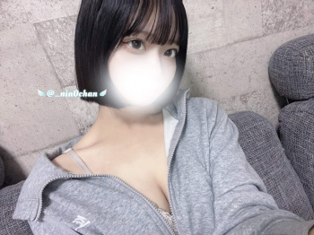 【画像】ゆるゆるな女の子の部屋着姿にガマンできる男おらんての画像