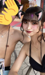 【画像】こういう水着デートしてるカップルの彼女を男の前でパコりて～ｗｗの画像