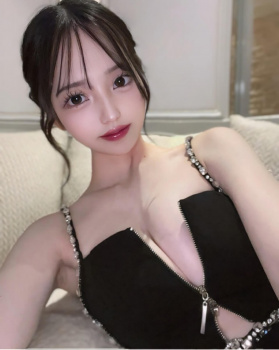 【画像】こんなん脳みそ混乱して貢ぎまくってしまう美巨乳美人キャバ嬢の画像