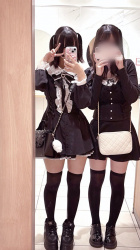 【画像】ニコイチと写真撮る地雷系女子がカワイくてパキハメ３Pしたいｗｗの画像
