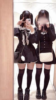 【画像】ニコイチと写真撮る地雷系女子がカワイくてパキハメ３Pしたいｗｗの画像