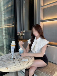 【画像】こういう格好の女とおっさんをブランド店で良く見るよなｗｗの画像