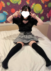 【P活女子画像】これからおぢ達のちんぽしゃぶるパパ活女子がムネアツｗｗの画像