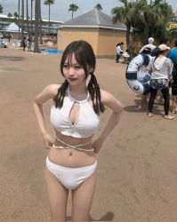 【画像】こういうデカ乳美女なら堂々と水着姿で写真撮ってネットに上げよなの画像