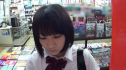 本屋にやってきたおとなしそうなJKに媚薬をたっぷり塗ったチ○ポを即挿入！ 前半の画像