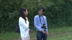 息子の立ちションに興奮した母がお外で筆おろし！ 前半の画像
