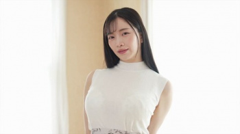 鈴木真夕 美しいお嬢さんの剛毛アンダーヘアを楽しむヌードイメージの画像