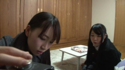 コタツの温度調整をしようと中に潜ると妹の友達のムレムレパンティが 前半の画像