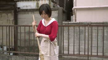森ななこ うどん店主の奥義が炸裂し清楚な人妻が淫乱女へ その1の画像