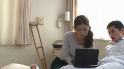 AVを見て興奮するわけないと言っていた姉が興奮してしまい、入浴中の弟のチ○ポに手を伸ばす！ その3の画像