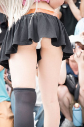 パンチラ目的のローアングル撮影禁止!啓発のために画像アップ!!!の画像