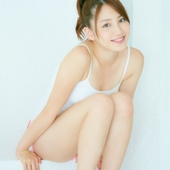 【吉川友】最強ボディの美人アイドル歌手の太ももが素晴らしすぎる!!の画像
