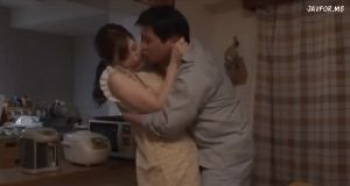 夫の入院中に義弟に犯される熟女妻の画像