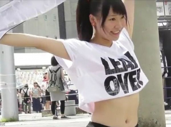 【リアルHD盗撮】某ライブ待ちの美少女すぎるJC中○生の爽やか無防備パンチラ最強すぎたｗｗｗの画像