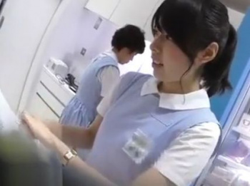 【リアル盗撮】もうサイコー！清純美人ショップ店員のパンチラ隠し撮り！！の画像