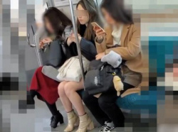 【リアル盗撮】韓流アイドル系のルックスで目立つ美人お姉さんを尾行してパンチラを逆さ撮り！の画像