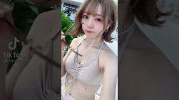 おっぱいポロリハプニングビキニの画像