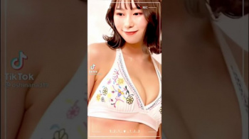 おっぱいポロリハプニングビキニの画像