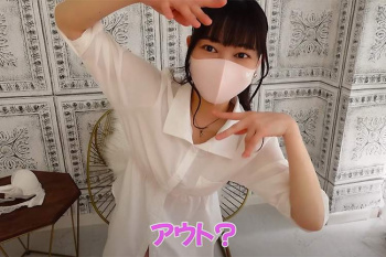 「またまた透け透け選手権に挑戦してみたいと思います(暗黒微笑)」ノーブラ&白シャツで乳首が透けてるYoutuber【】の画像