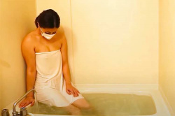 新人Youtuberさん、自宅のお風呂でポロリ覚悟のノーパンノーブラ入浴動画を公開！【さな チャンネル】の画像